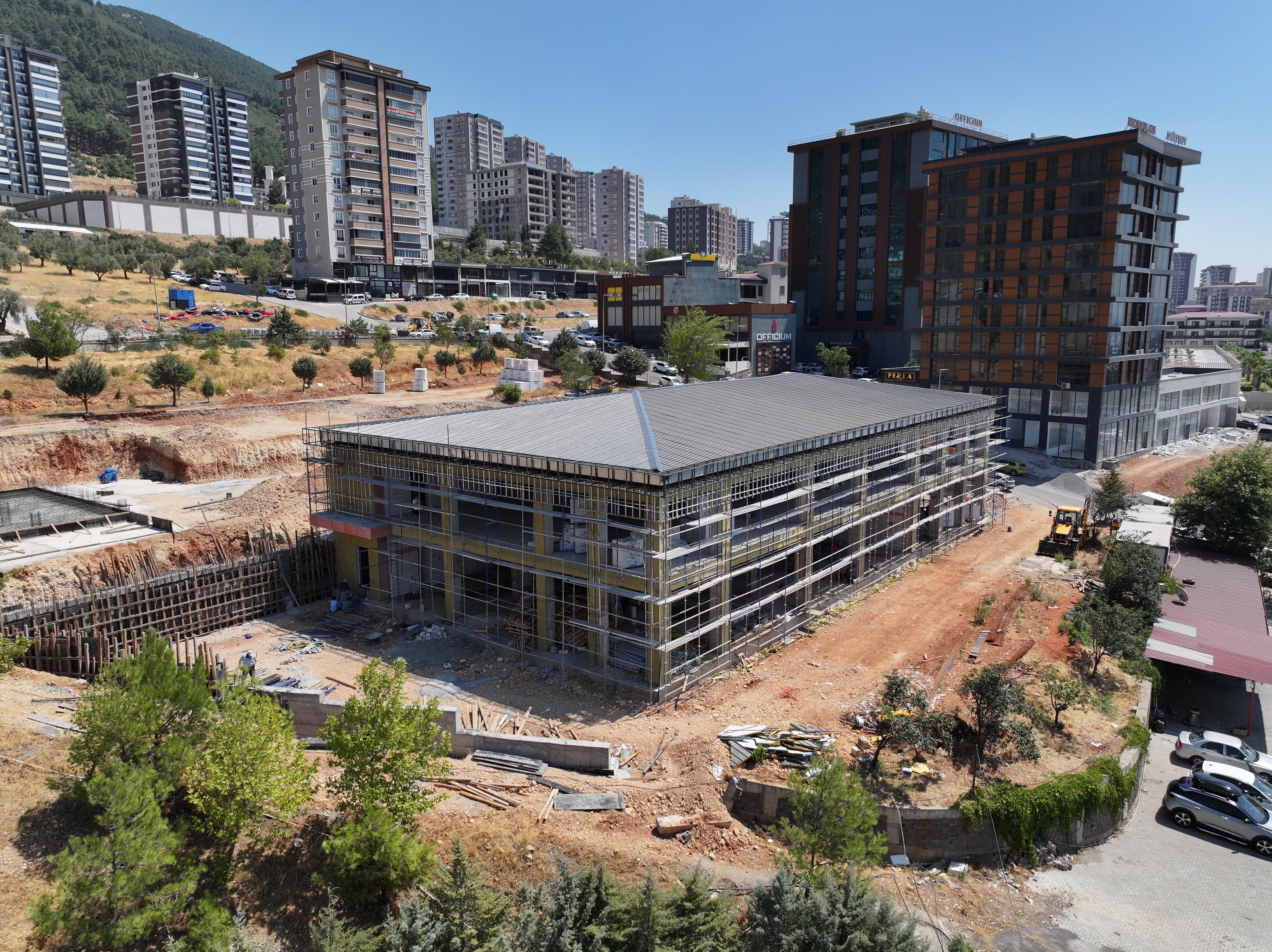 COURTHOUSE HYBRID CENTER
